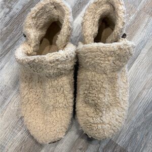 L.L. Bean Women's Cream Slippers